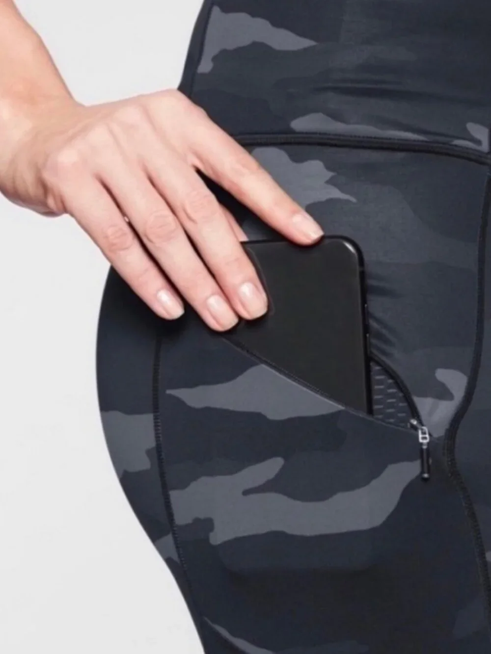 ATHLETA Women's EUC Camo Contender 7/8 Tight in Powerlift‎ #405480 | Size M